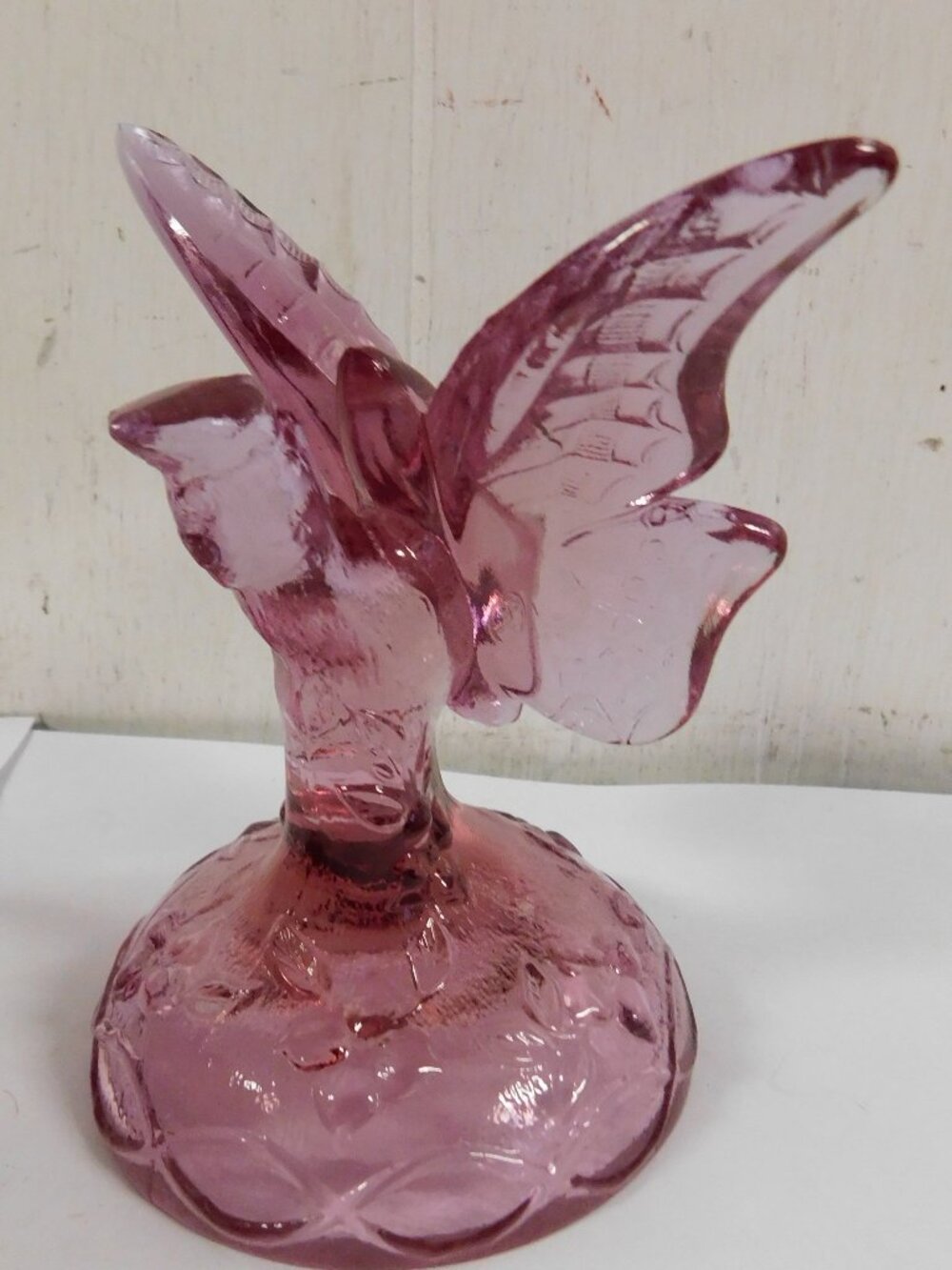 FENTON 4.5 " Rose Pink Art Glass Butterfly 4.5 "